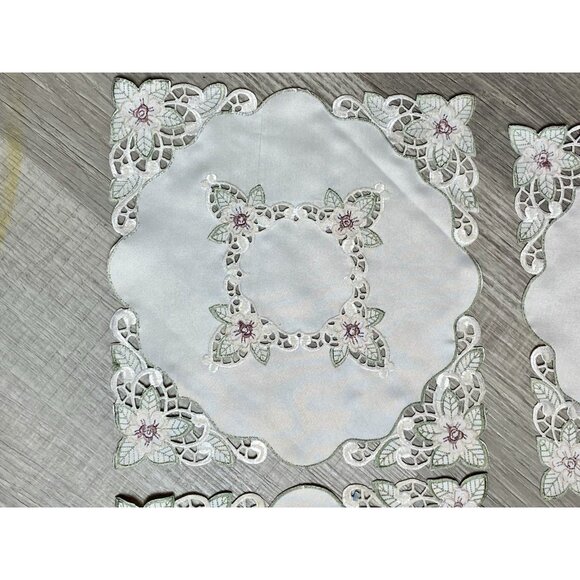 Set Of 4 Embroidered Doilies Pink Green Floral Lattice 9” Square NEW - Picture 8 of 10